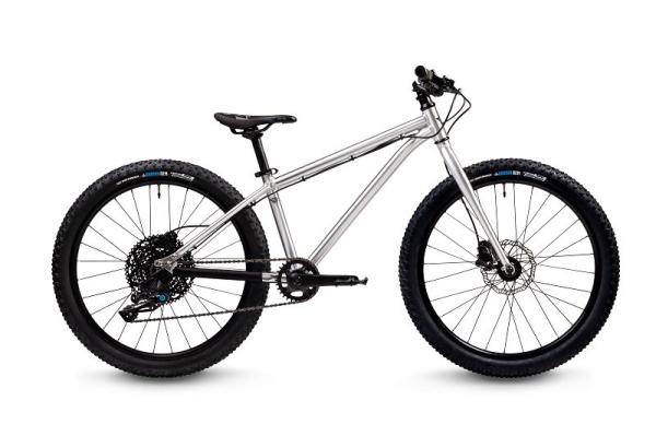 Seeker 24 Brushed Aluminium